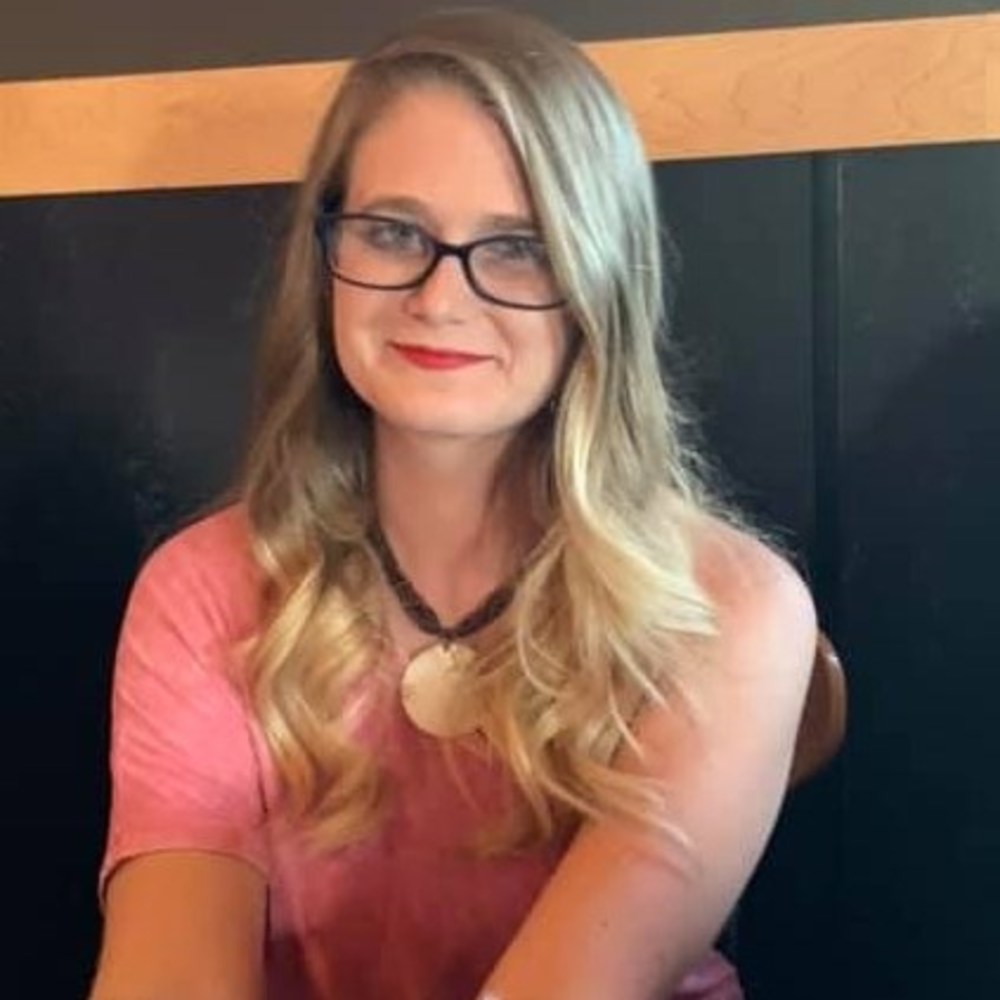 Meet your Posher, Cayci